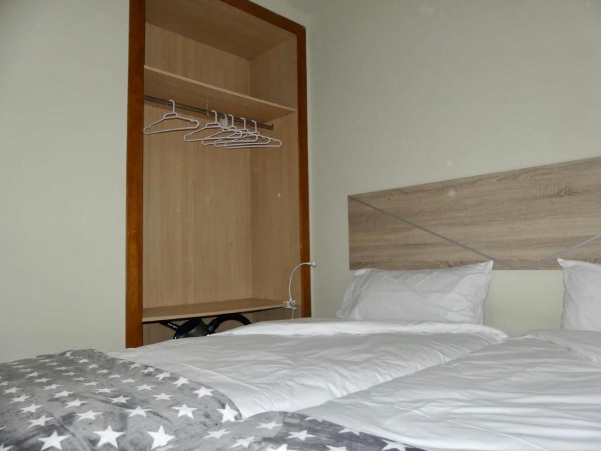 Apartament Encantador Al Centre De Vic Aptgarbi Exterior photo