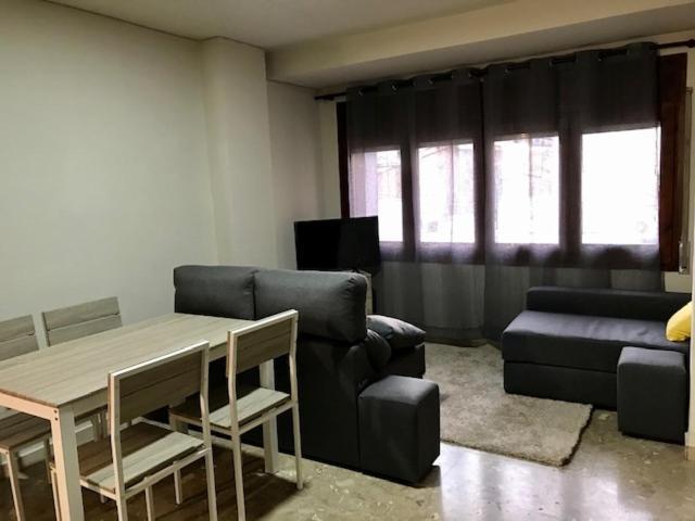 Apartament Encantador Al Centre De Vic Aptgarbi Exterior photo